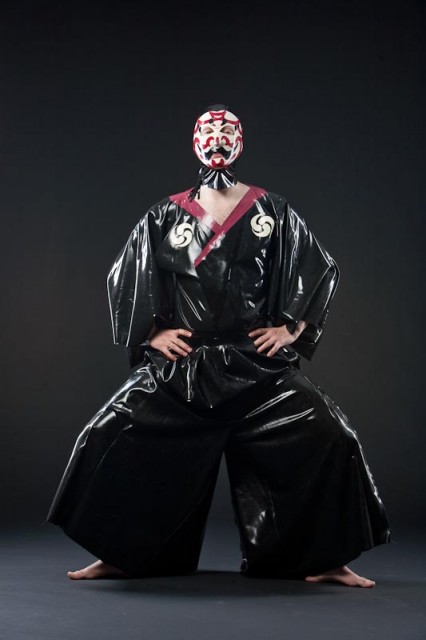 latex kimono, latex samurai, latex fashion