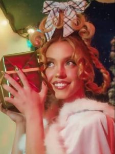 Sydney Channels Cindy Lou, The Latex Video Awards, Dallas Cowboys Cheerleaders v.s. My Chemical Romance and Christie Brinkley